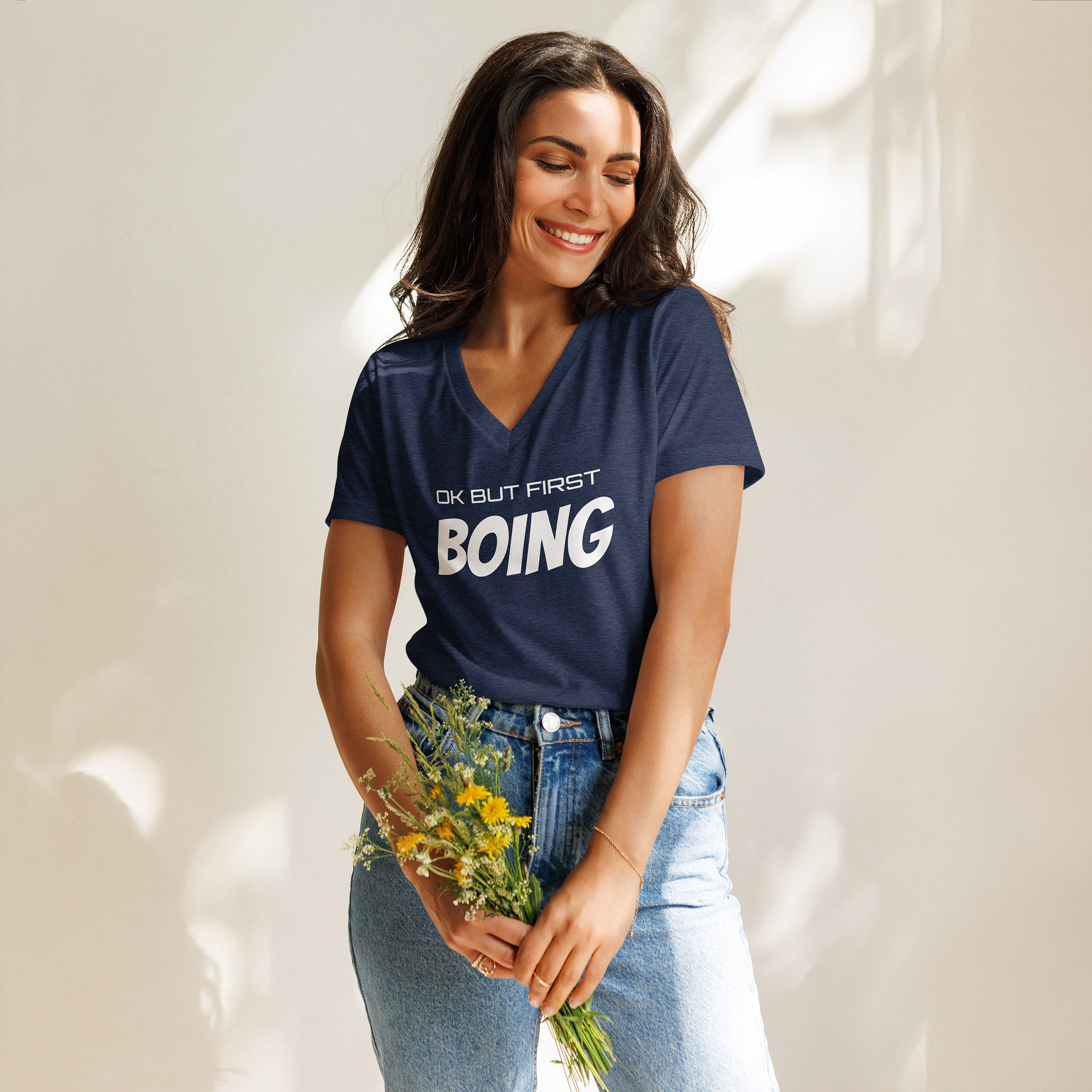 BOING Women’s relaxed v-neck t-shirt